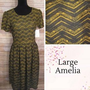 NWT LuLaRoe Large Amelia